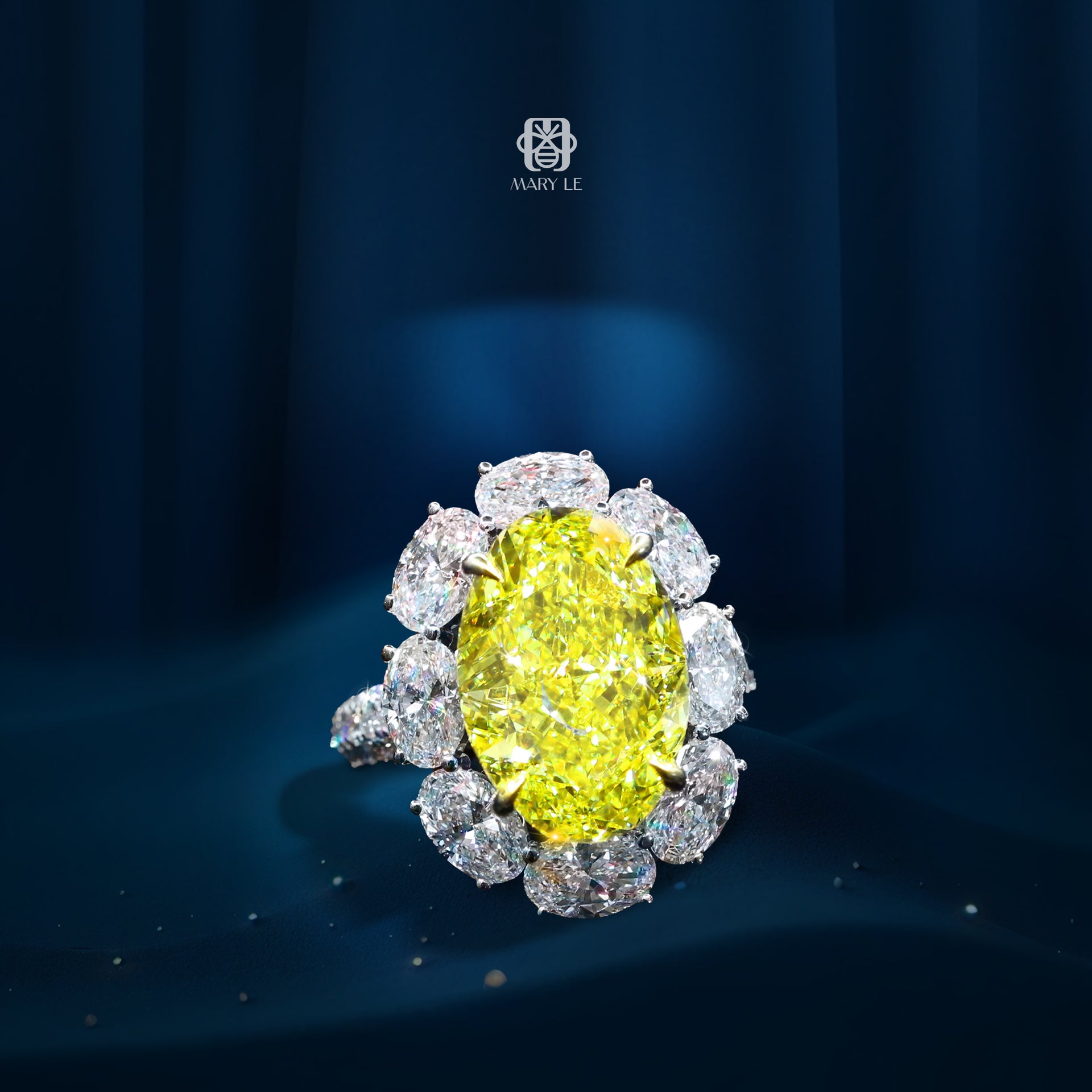 Vivid Splendor Ring | M206