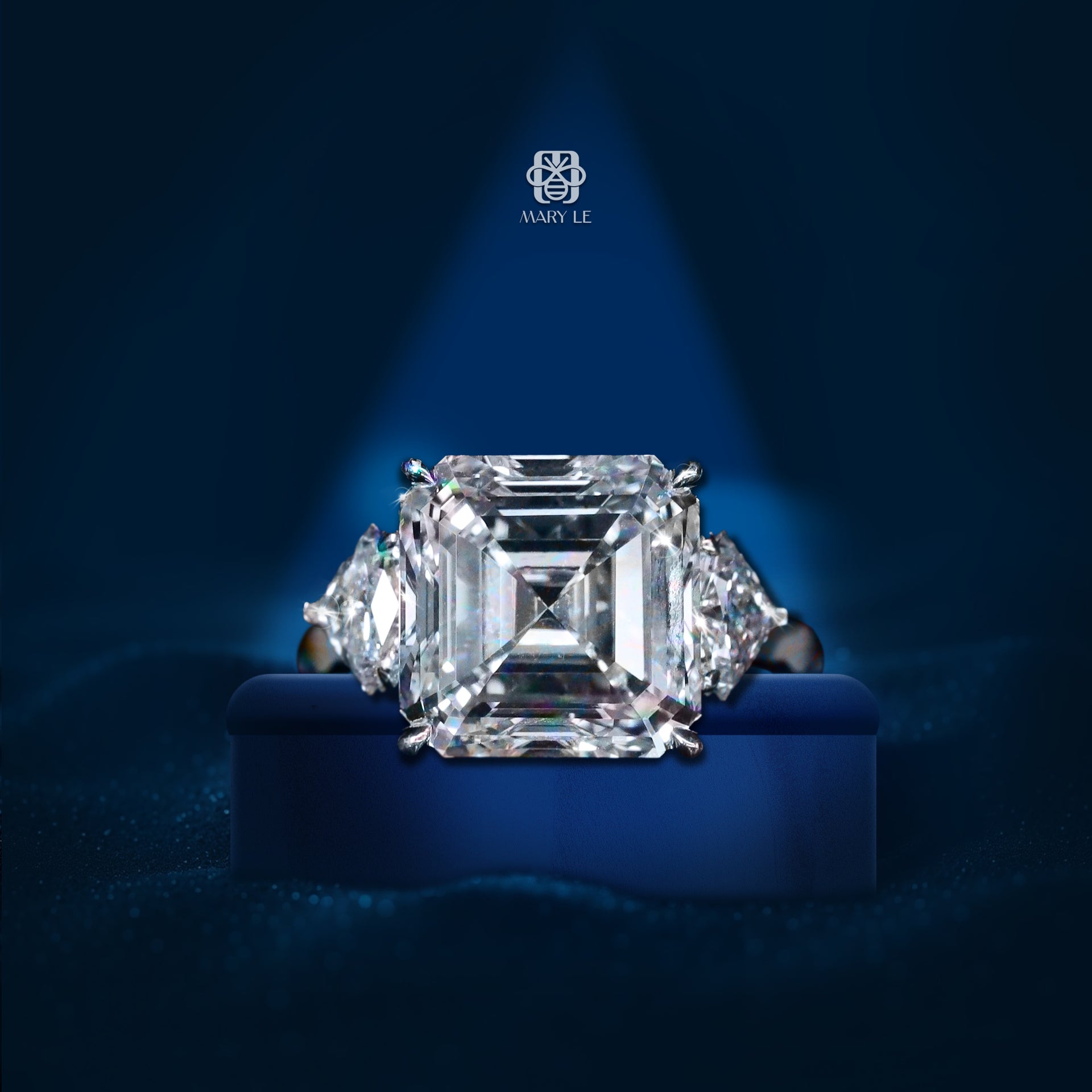 Emerald Allure Ring | M225