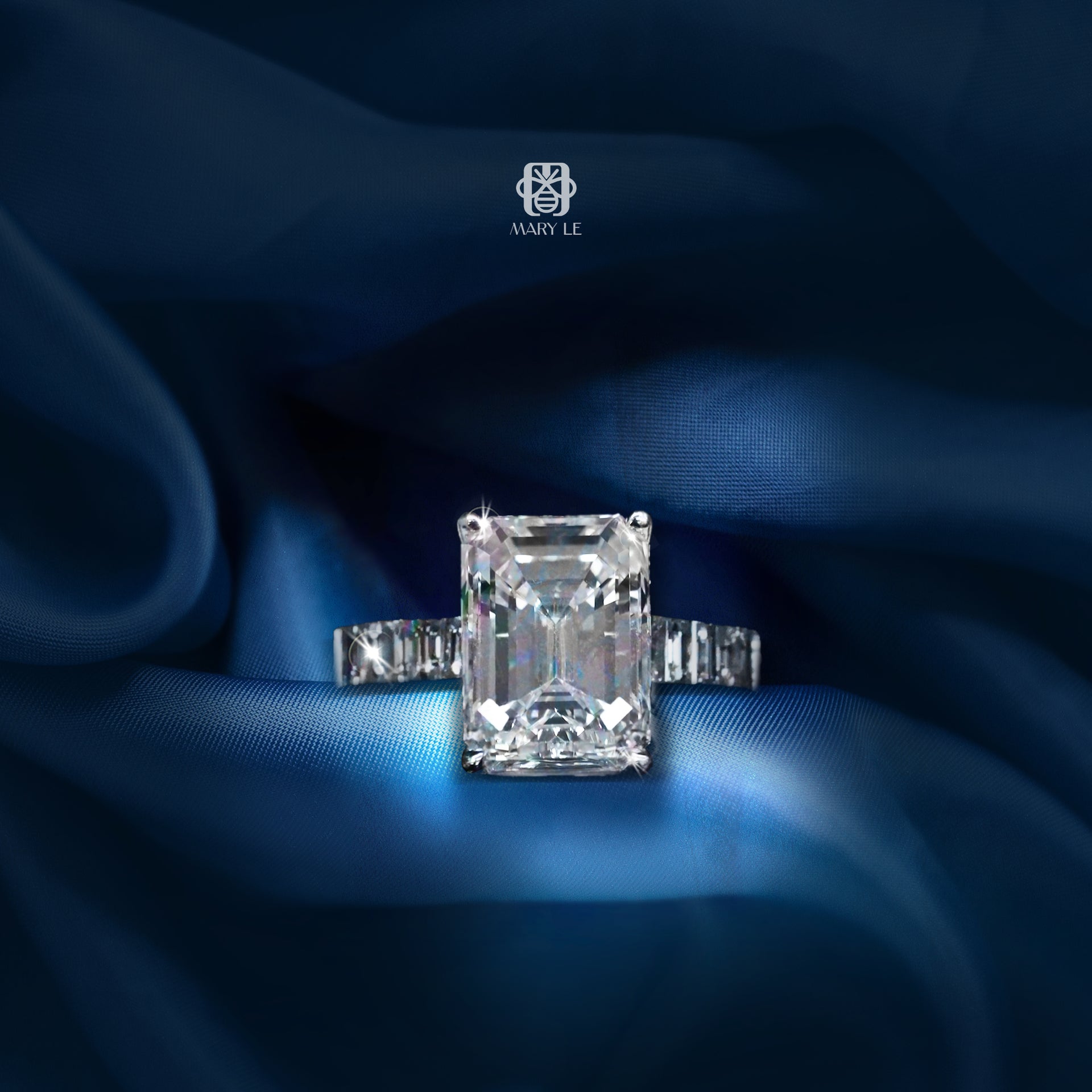 Emerald Allure Ring | M283