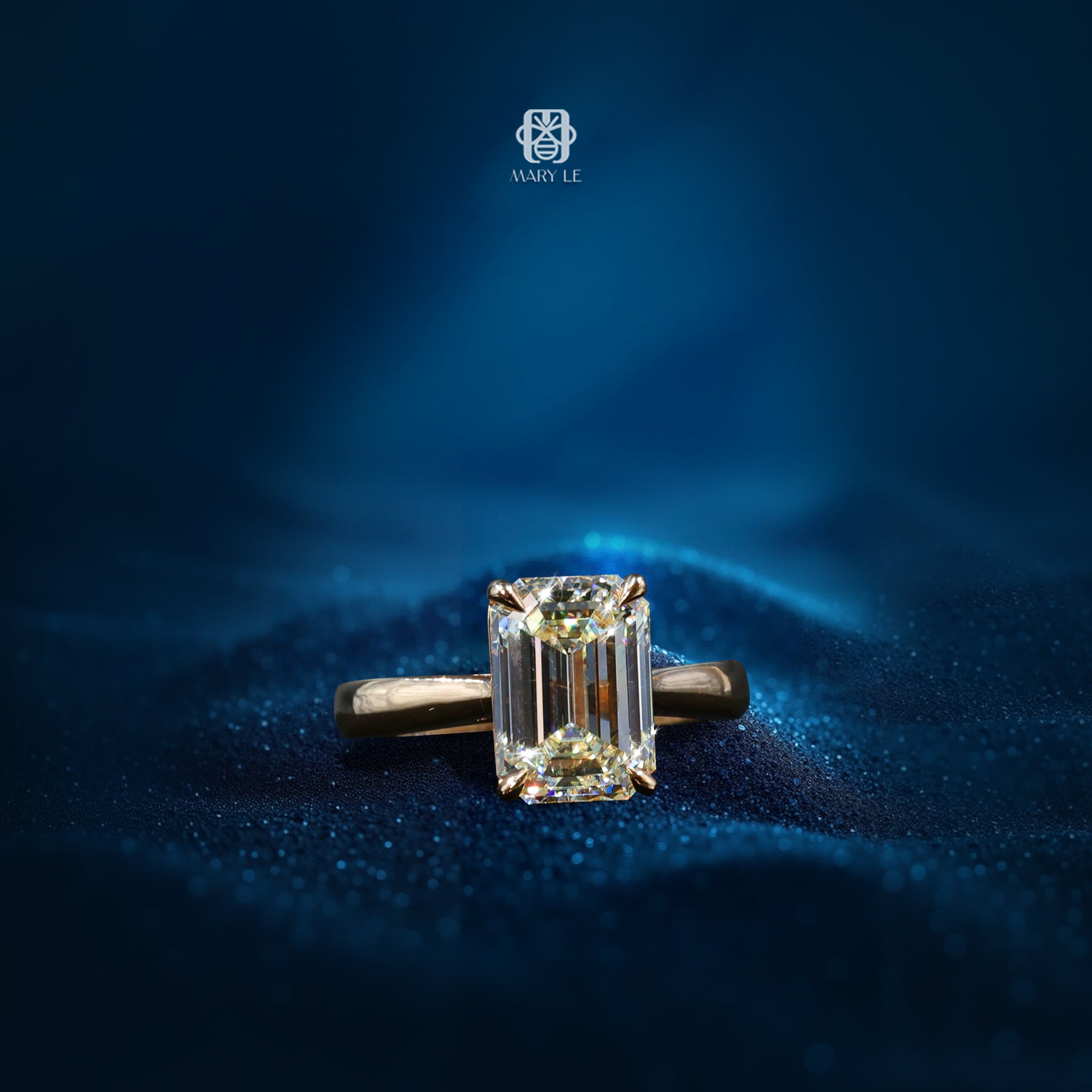 Classic Mary Le Emerald Diamond Ring I M485