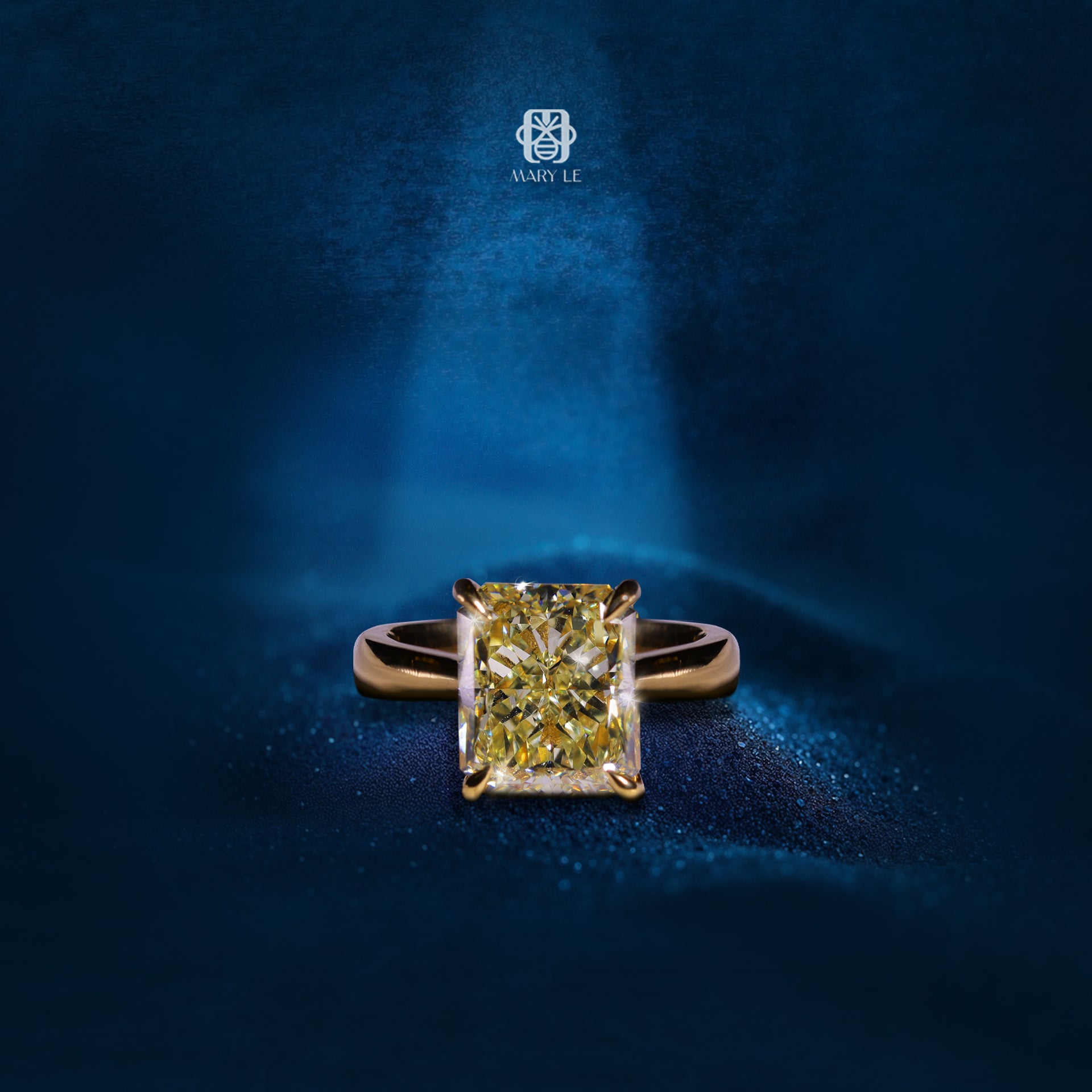 Classic Mary Le Radiant Diamond Ring | M488