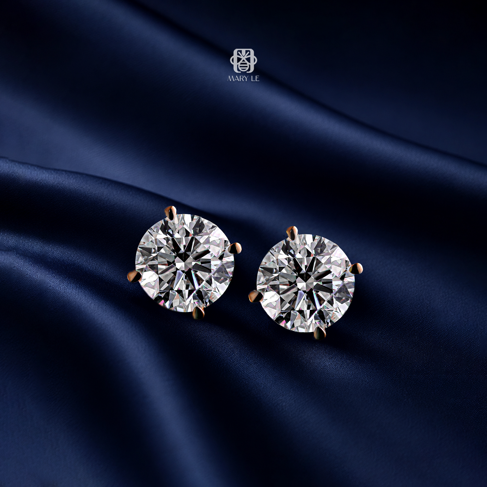 Classic Mary Le Timeless Diamond Earrings | M522
