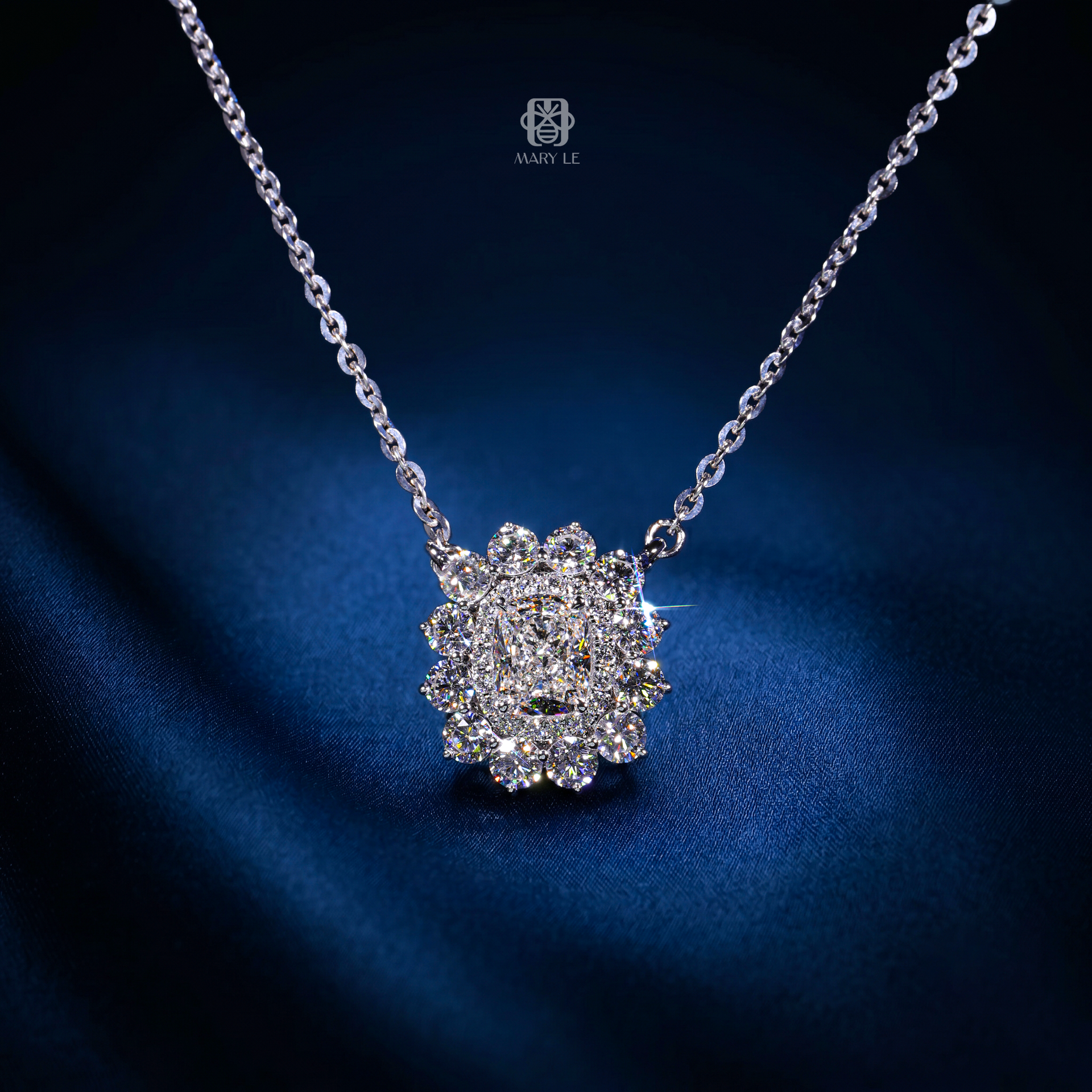The Oval Bloom | M548