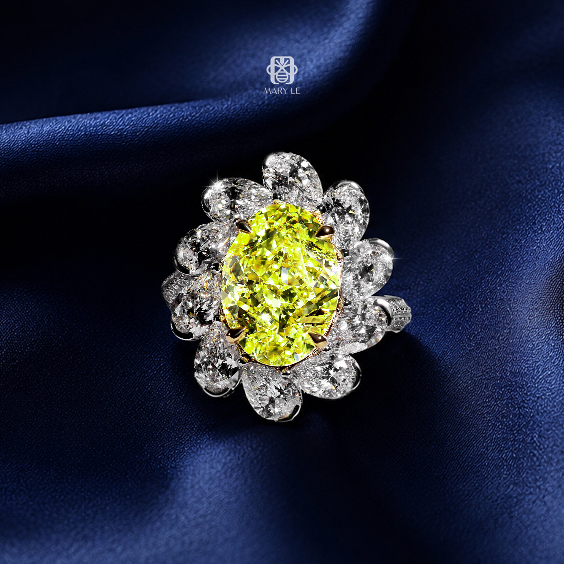 Splendor Fancy Vivid Yellow Diamond Ring | M552