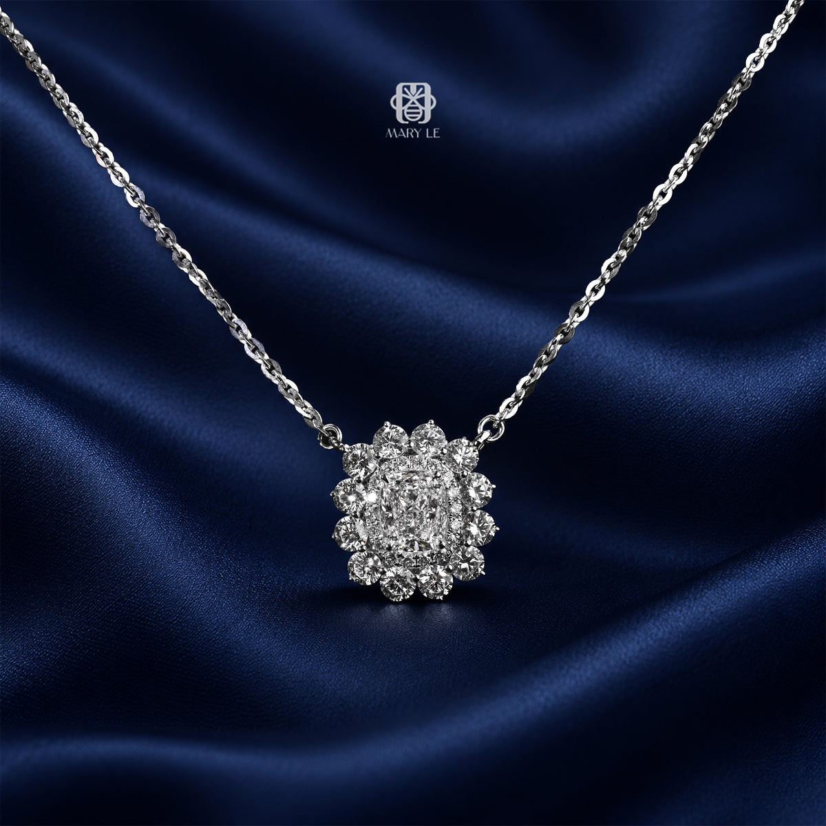 Cushion Sunflower Diamond Necklace | M565