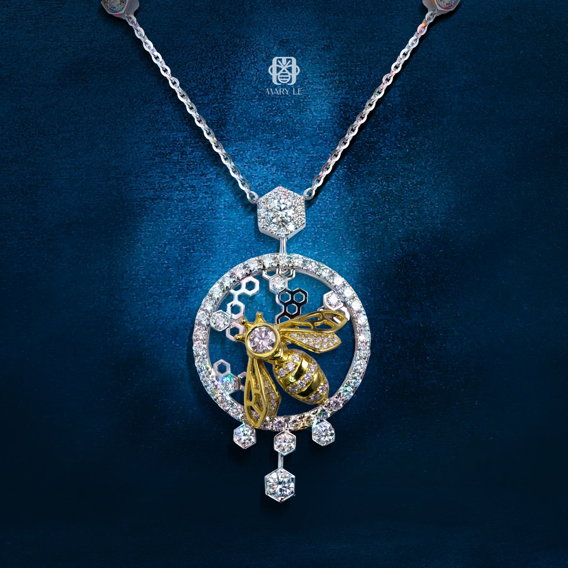 Bee Glow Diamond Necklace | M569